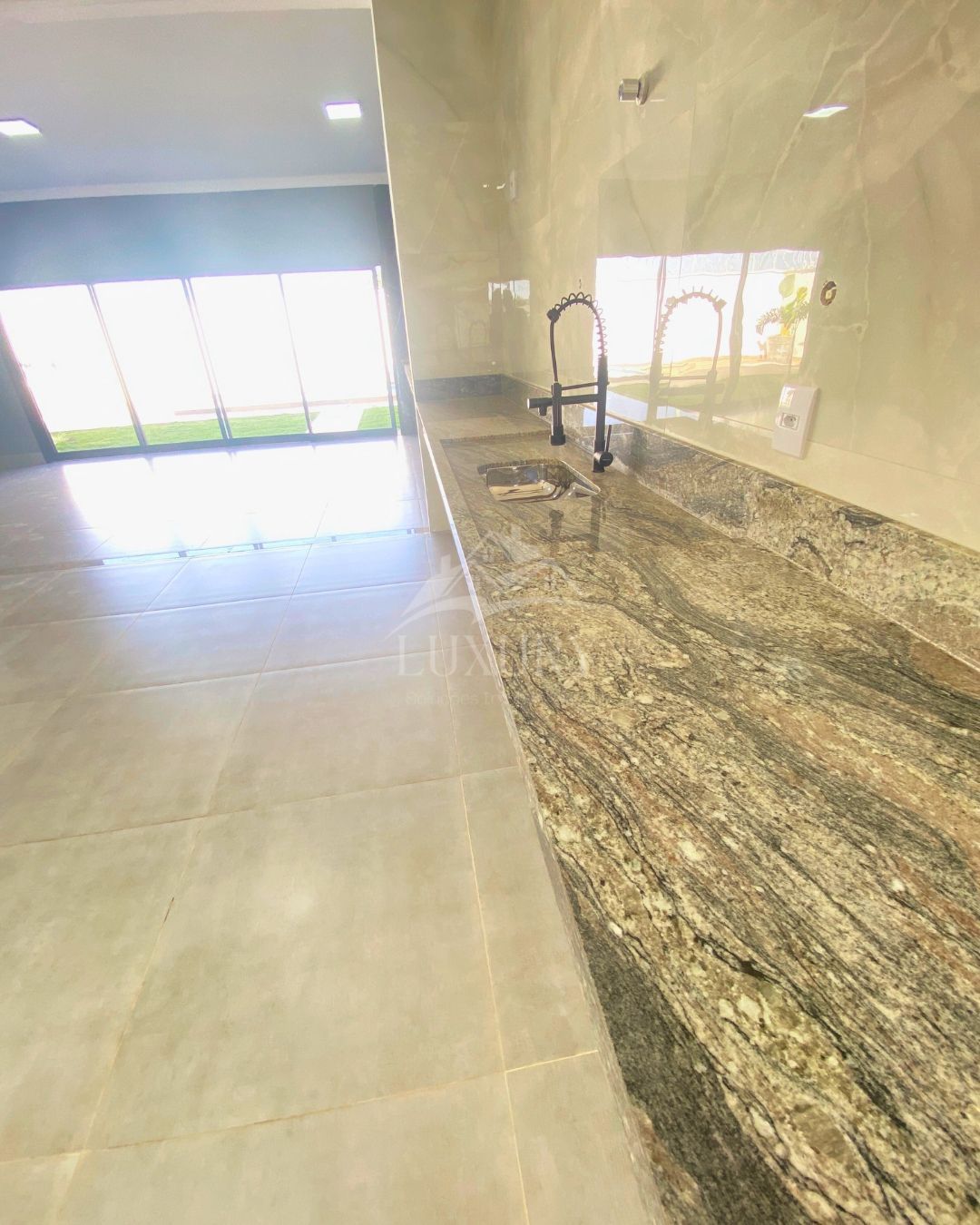 Casa à venda com 4 quartos, 205m² - Foto 10