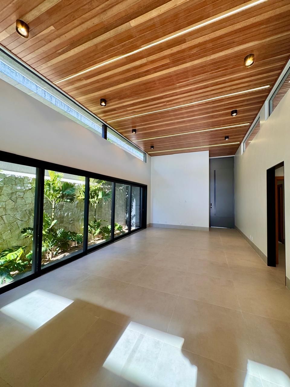 Casa de Condomínio à venda com 3 quartos, 198m² - Foto 4