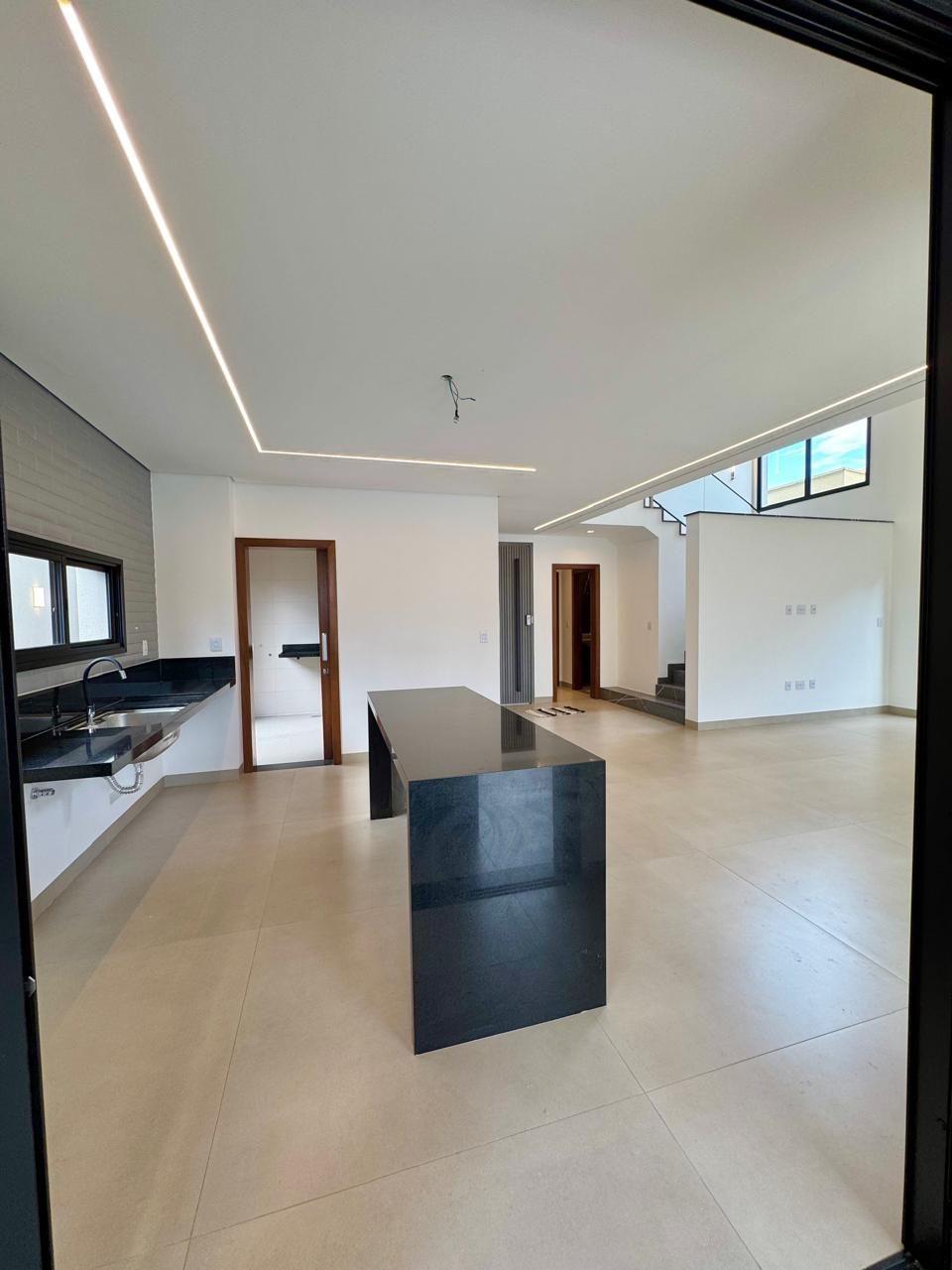 Casa de Condomínio à venda com 4 quartos, 251m² - Foto 18