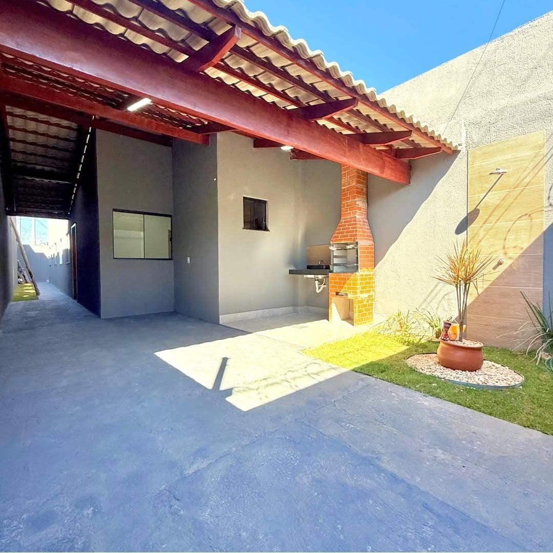 Casa à venda com 3 quartos, 111m² - Foto 1