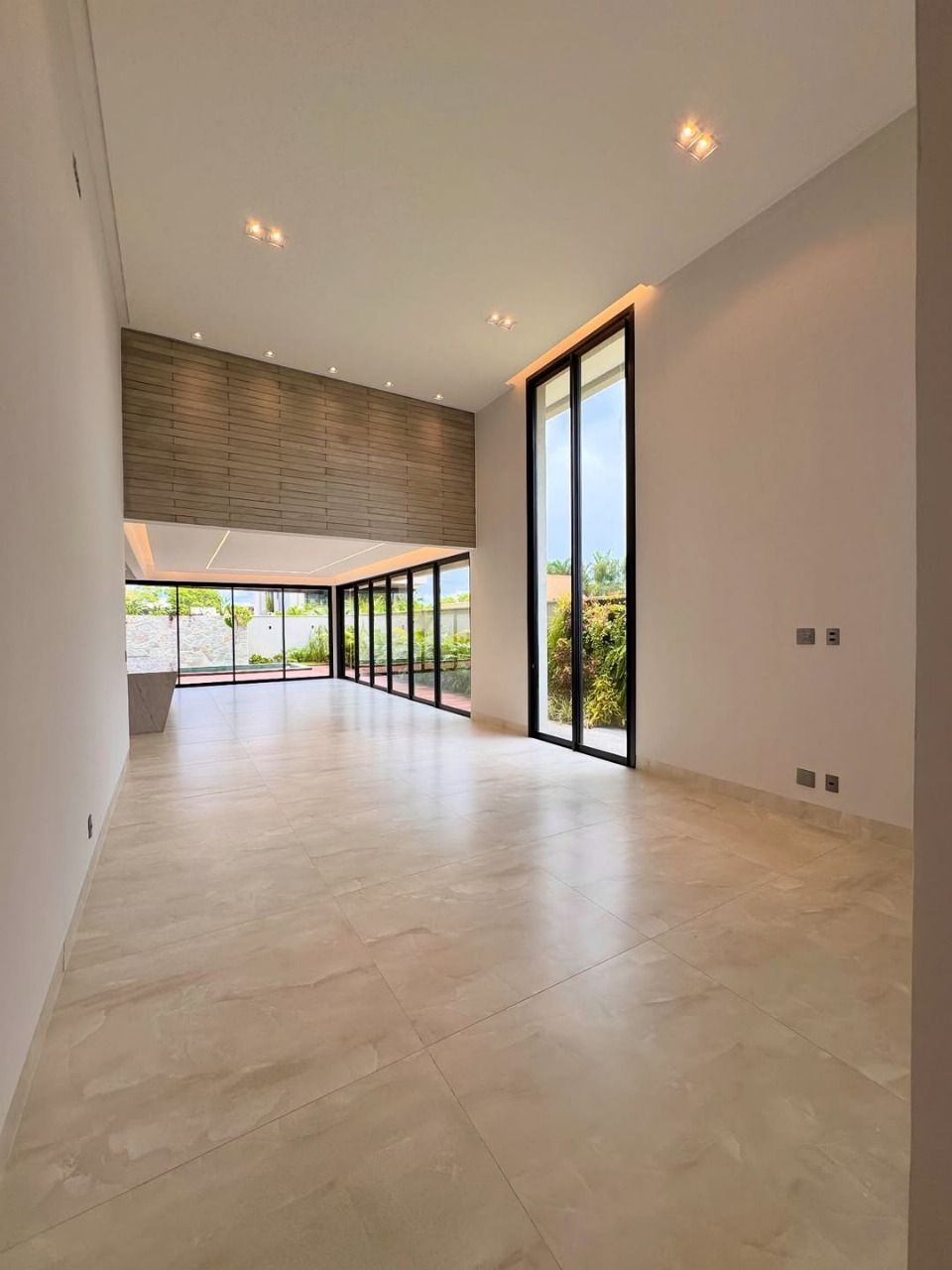 Casa de Condomínio à venda com 3 quartos, 278m² - Foto 3