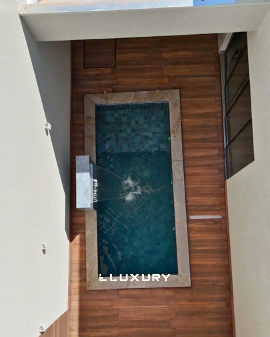 Casa à venda com 2 quartos, 156m² - Foto 1
