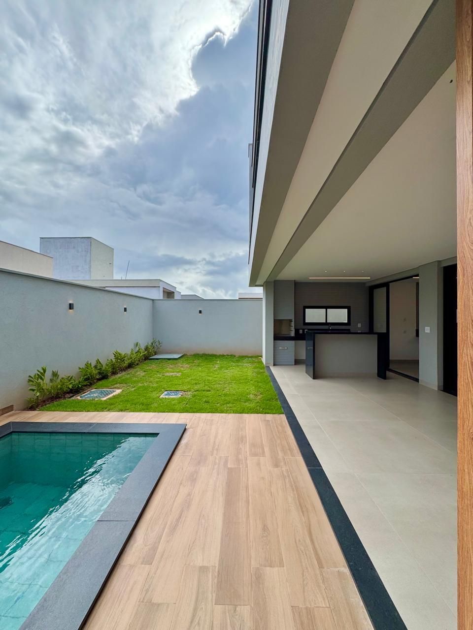 Casa de Condomínio à venda com 4 quartos, 251m² - Foto 23