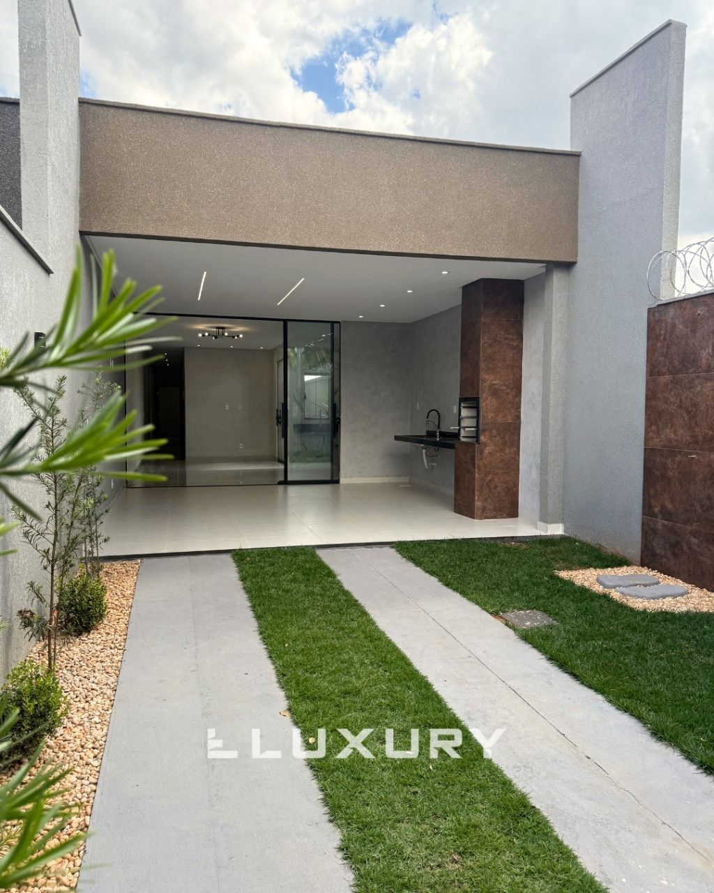 Casa à venda com 3 quartos, 103m² - Foto 2