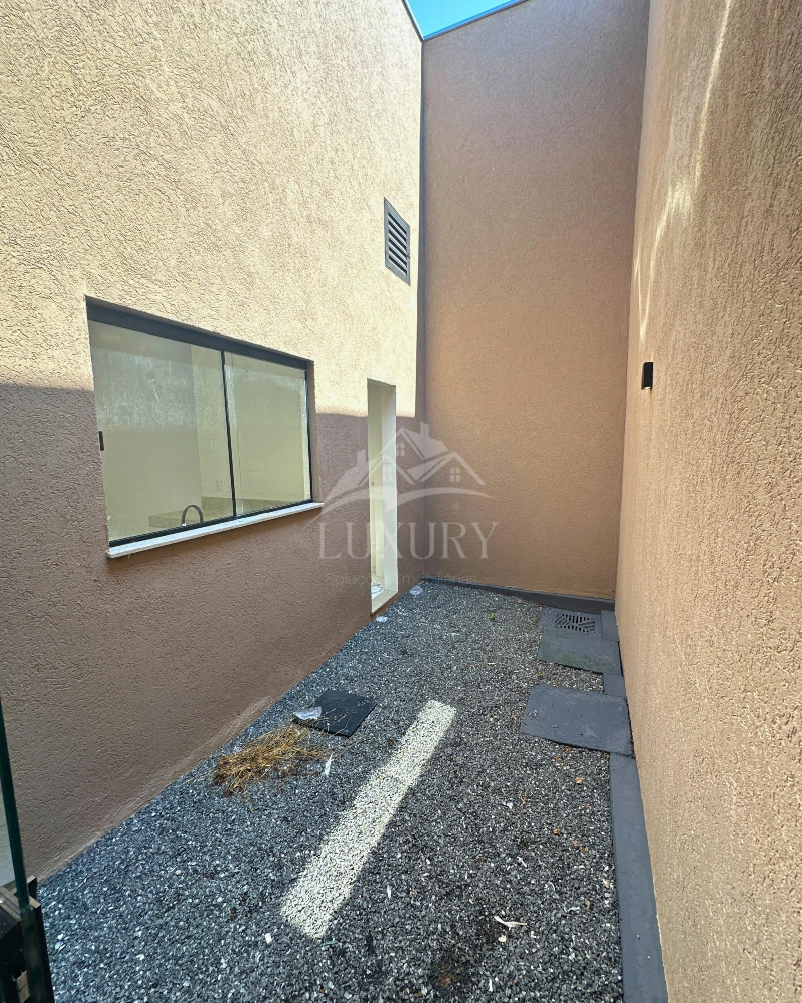 Casa à venda com 3 quartos, 117m² - Foto 8