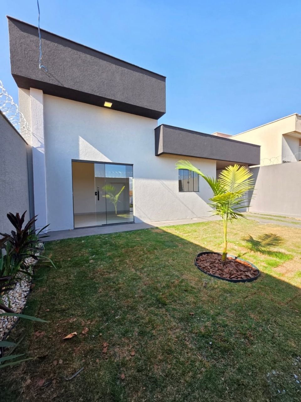 Casa à venda com 3 quartos, 101m² - Foto 2