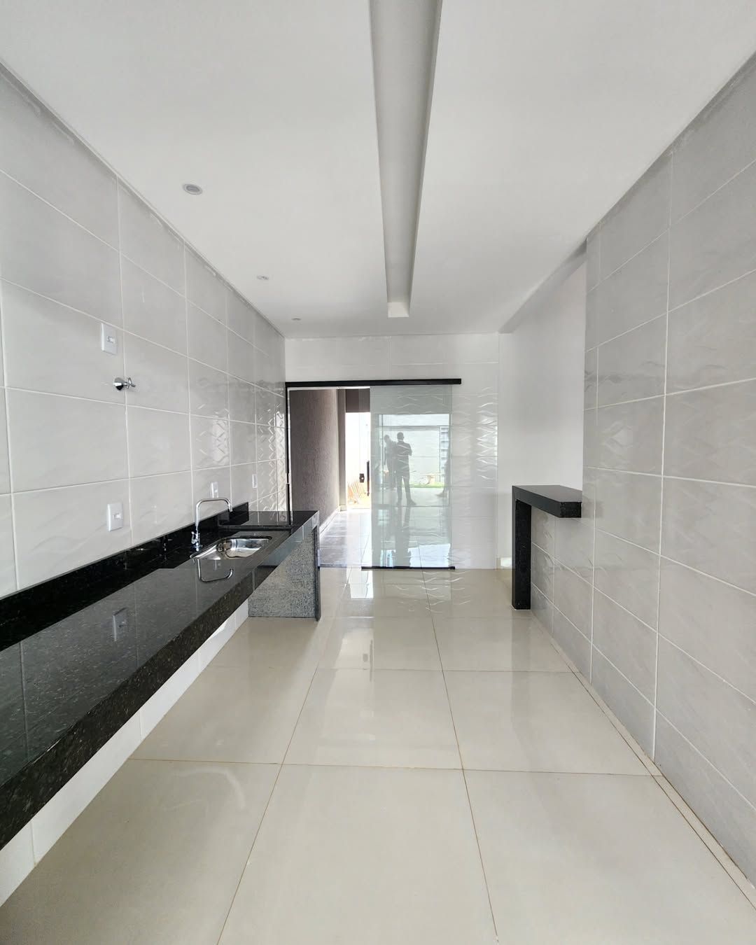 Casa à venda com 3 quartos, 100m² - Foto 3