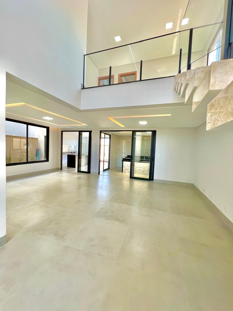 Casa de Condomínio à venda com 3 quartos, 243m² - Foto 4