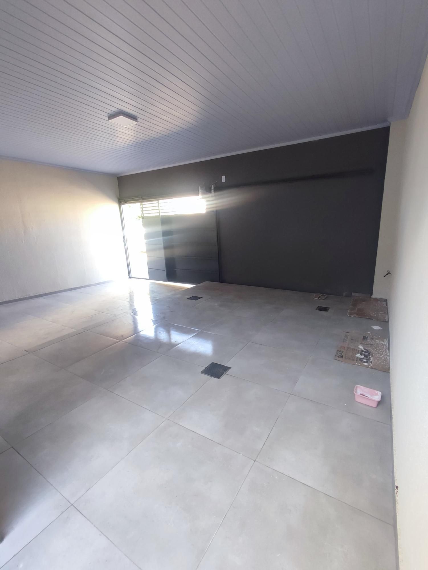 Casa à venda com 2 quartos, 130m² - Foto 2