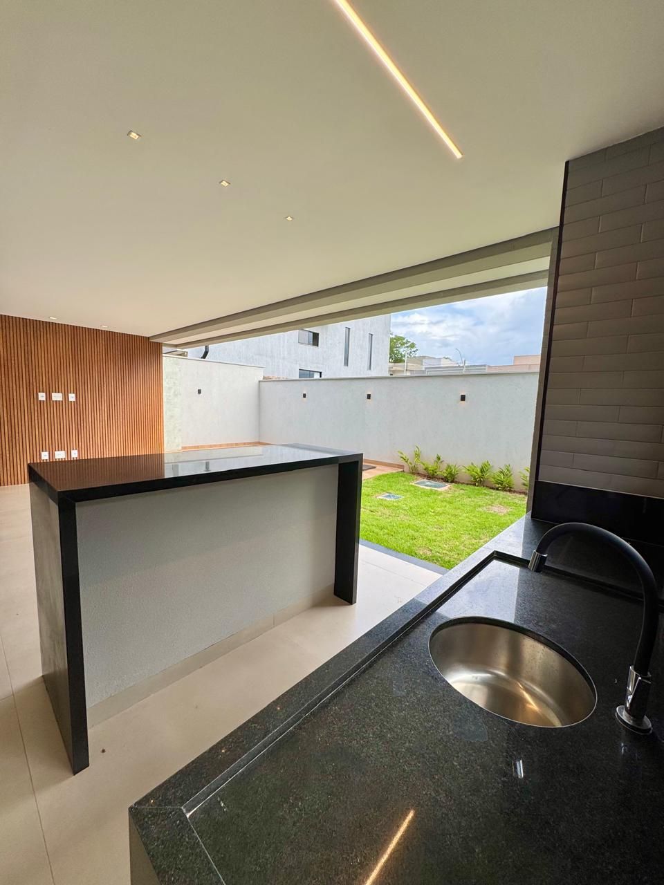 Casa de Condomínio à venda com 4 quartos, 251m² - Foto 19