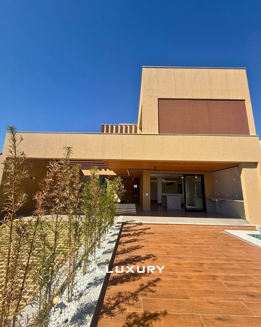 Casa à venda com 3 quartos, 192m² - Foto 1