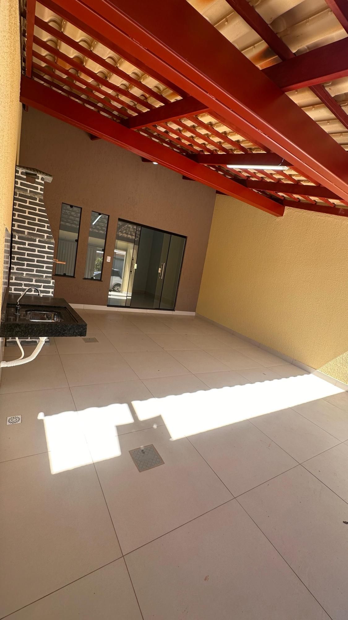 Casa à venda com 2 quartos, 90m² - Foto 2