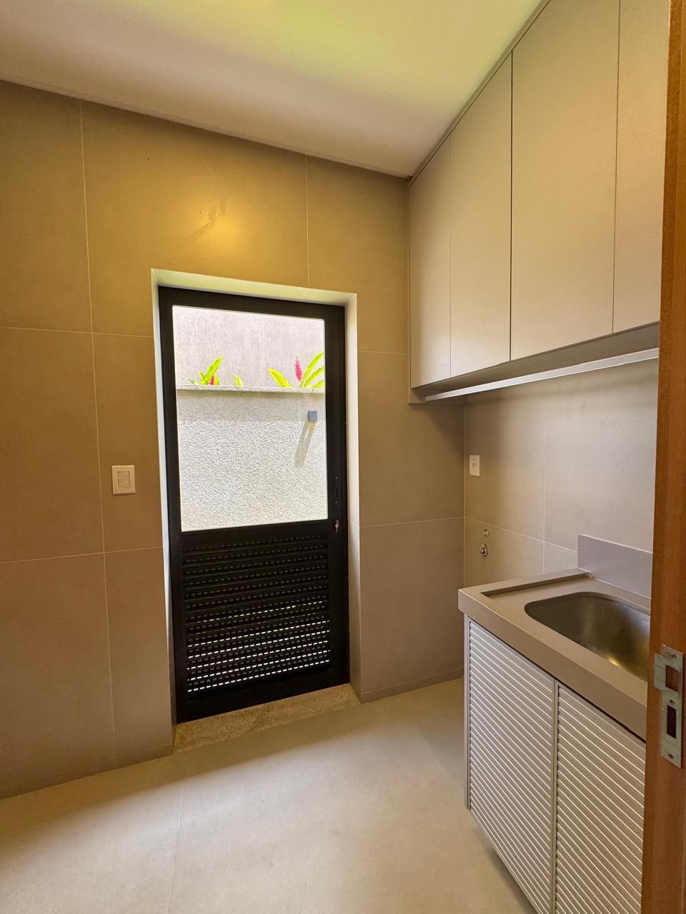 Casa de Condomínio à venda com 4 quartos, 253m² - Foto 9