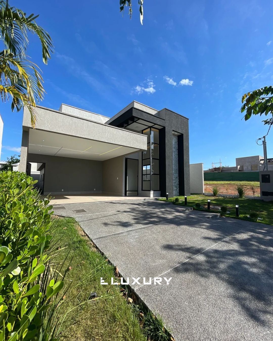 Casa de Condomínio à venda com 4 quartos, 180m² - Foto 2
