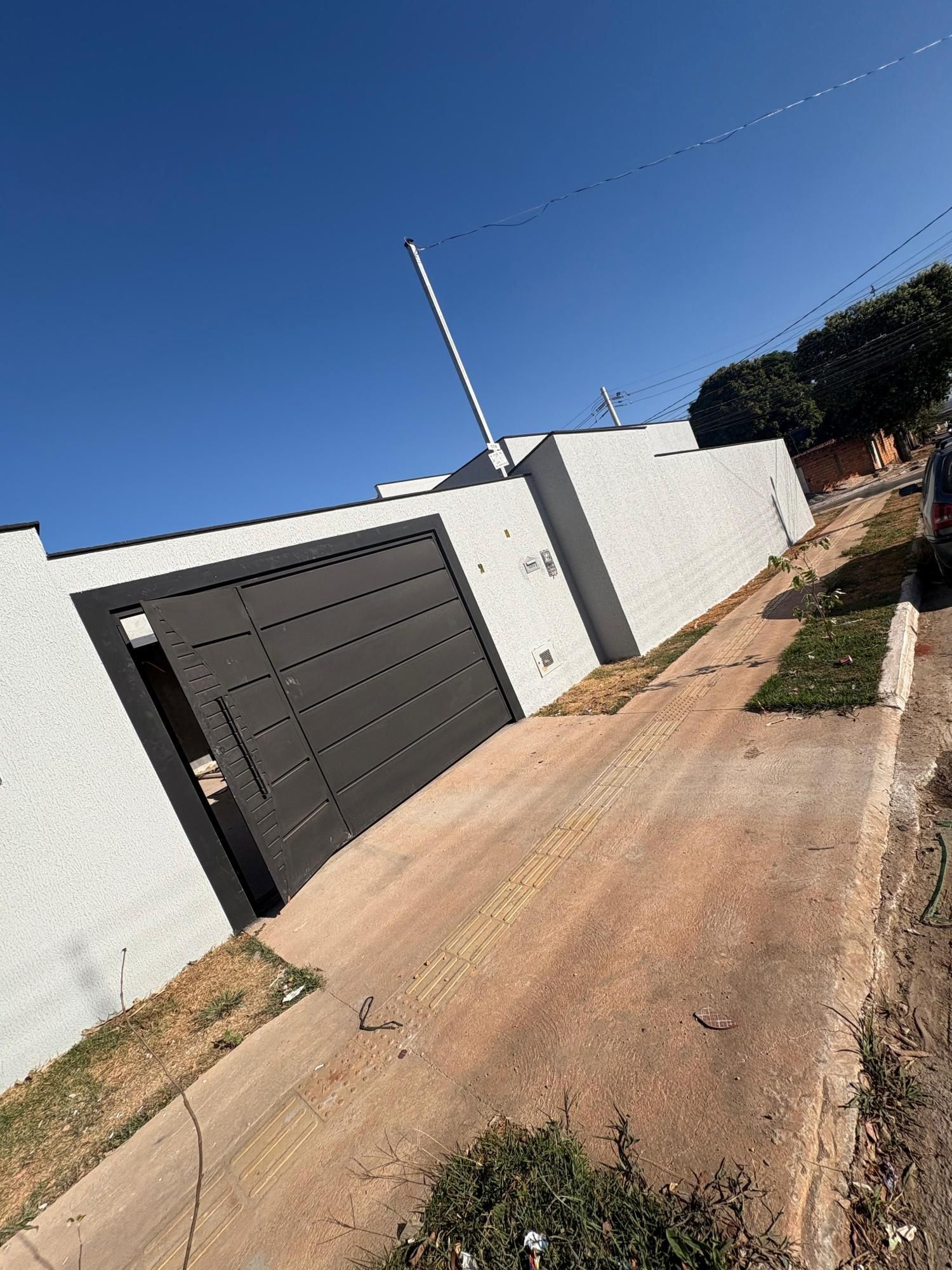 Casa à venda com 2 quartos, 90m² - Foto 1