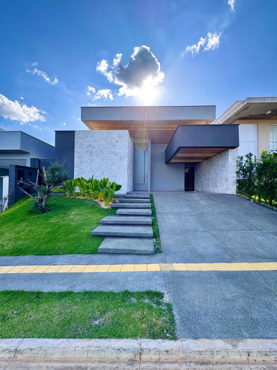 Casa de Condomínio à venda com 3 quartos, 198m² - Foto 1