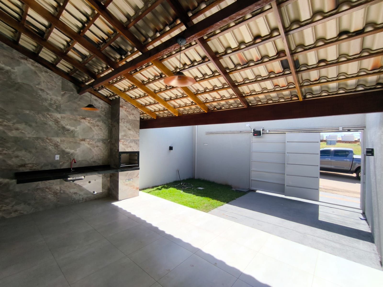 Casa à venda com 3 quartos, 100m² - Foto 2