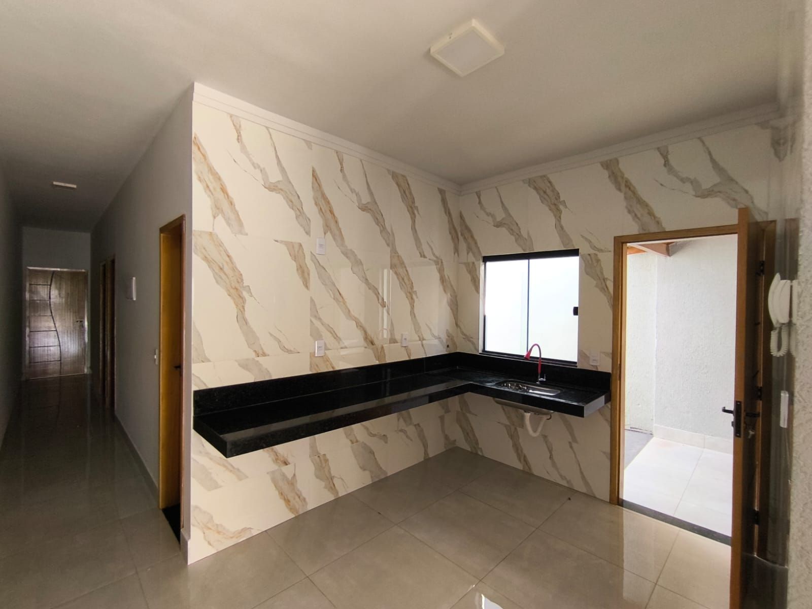 Casa à venda com 3 quartos, 100m² - Foto 7