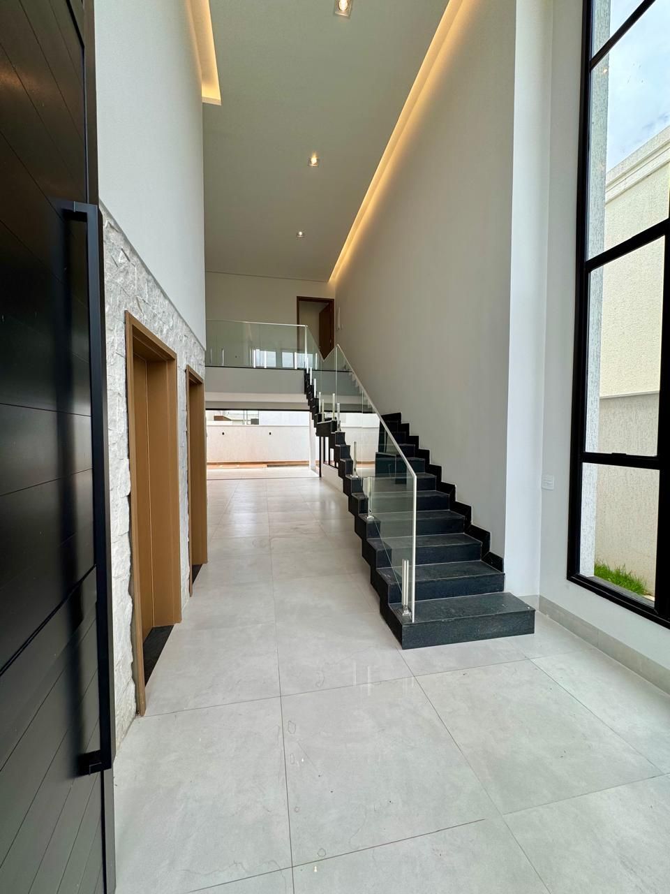 Casa de Condomínio à venda com 3 quartos, 240m² - Foto 4