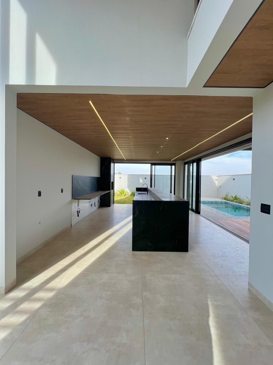 Casa de Condomínio à venda com 4 quartos, 361m² - Foto 5
