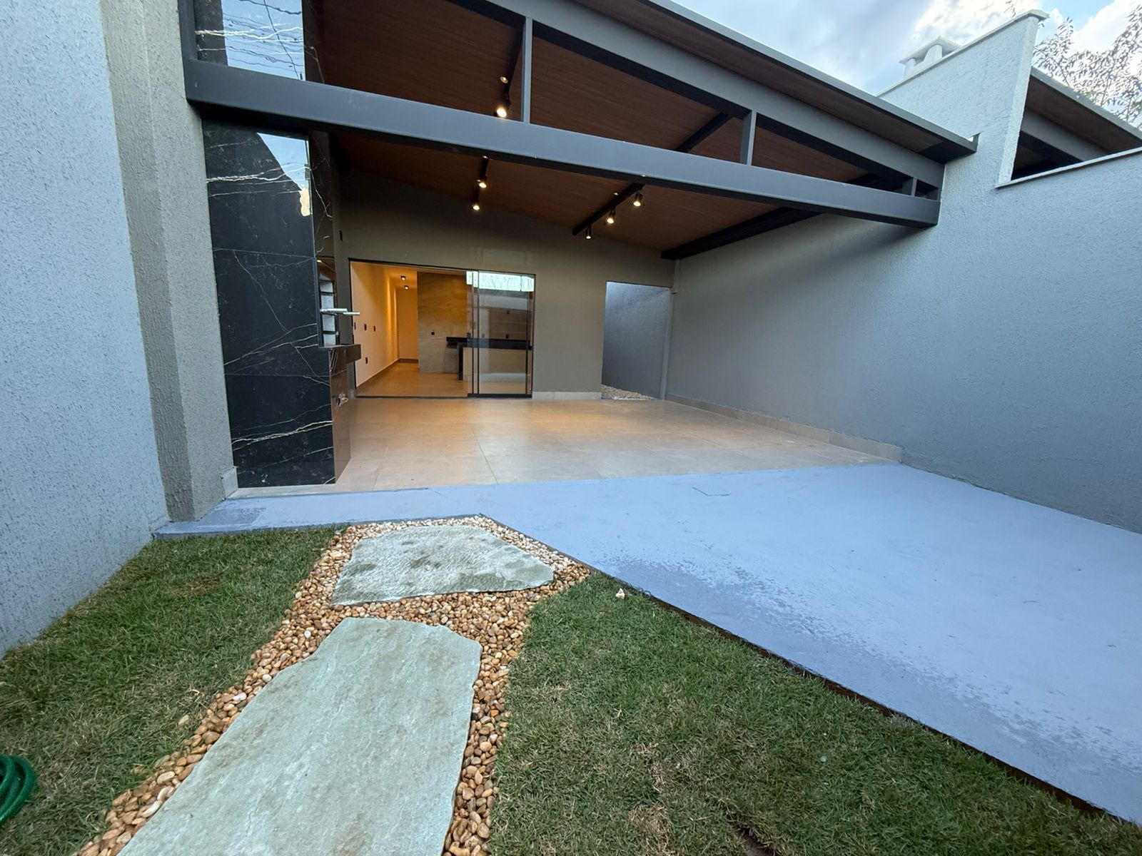 Casa à venda com 3 quartos, 110m² - Foto 4