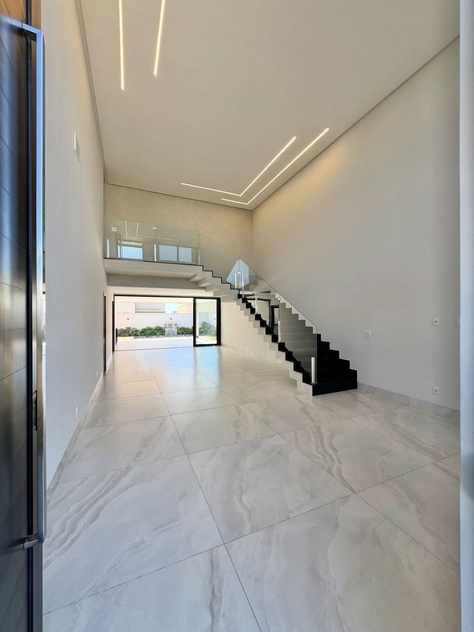Casa de Condomínio à venda com 4 quartos, 270m² - Foto 3