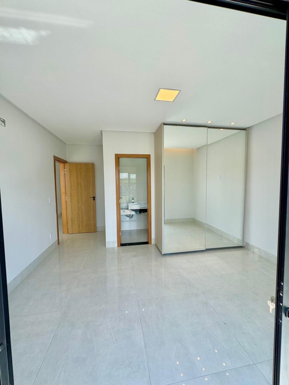 Casa de Condomínio à venda com 4 quartos, 240m² - Foto 10