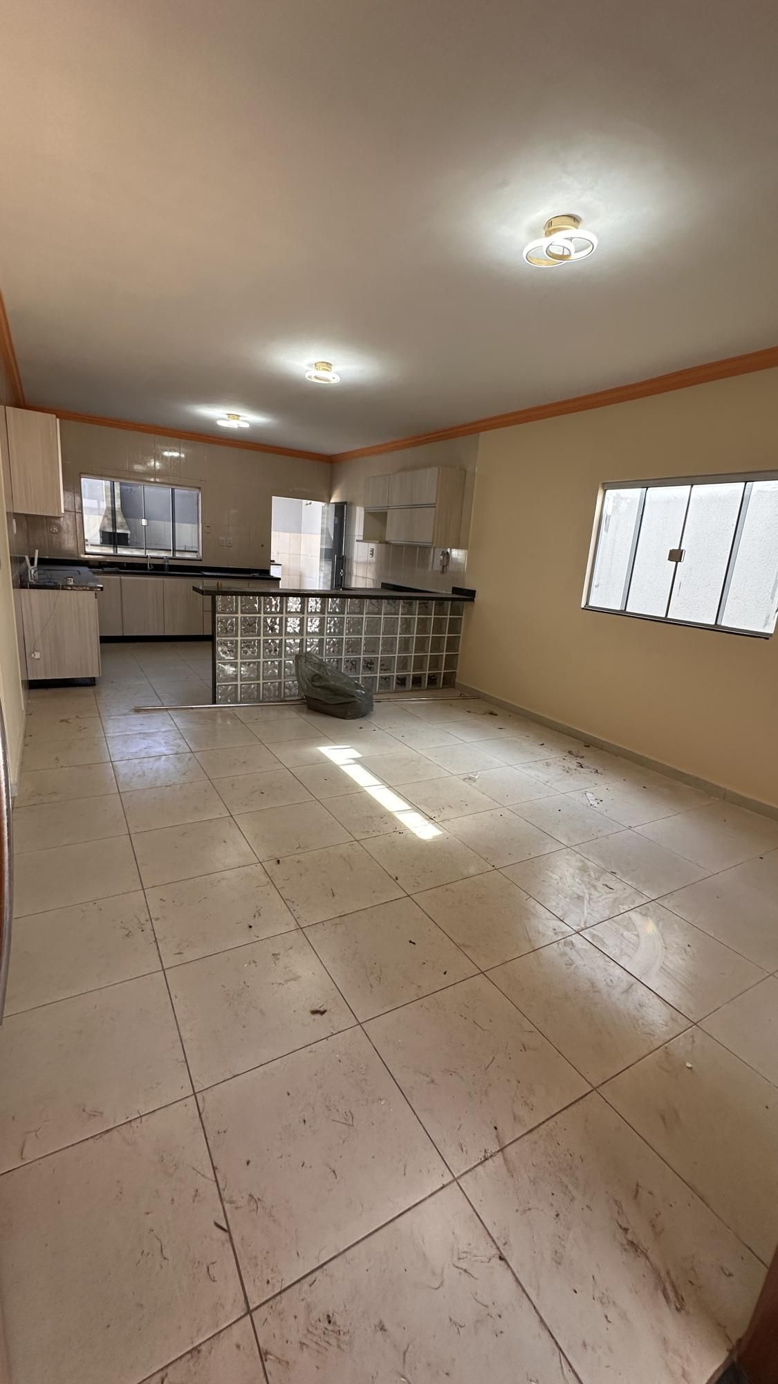 Casa para alugar com 3 quartos, 129m² - Foto 1