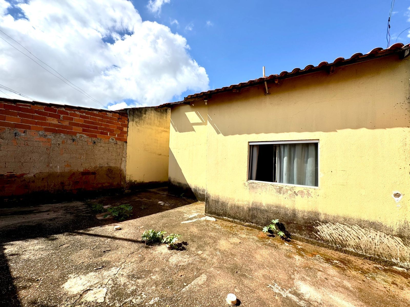 Casa à venda com 2 quartos, 56m² - Foto 2