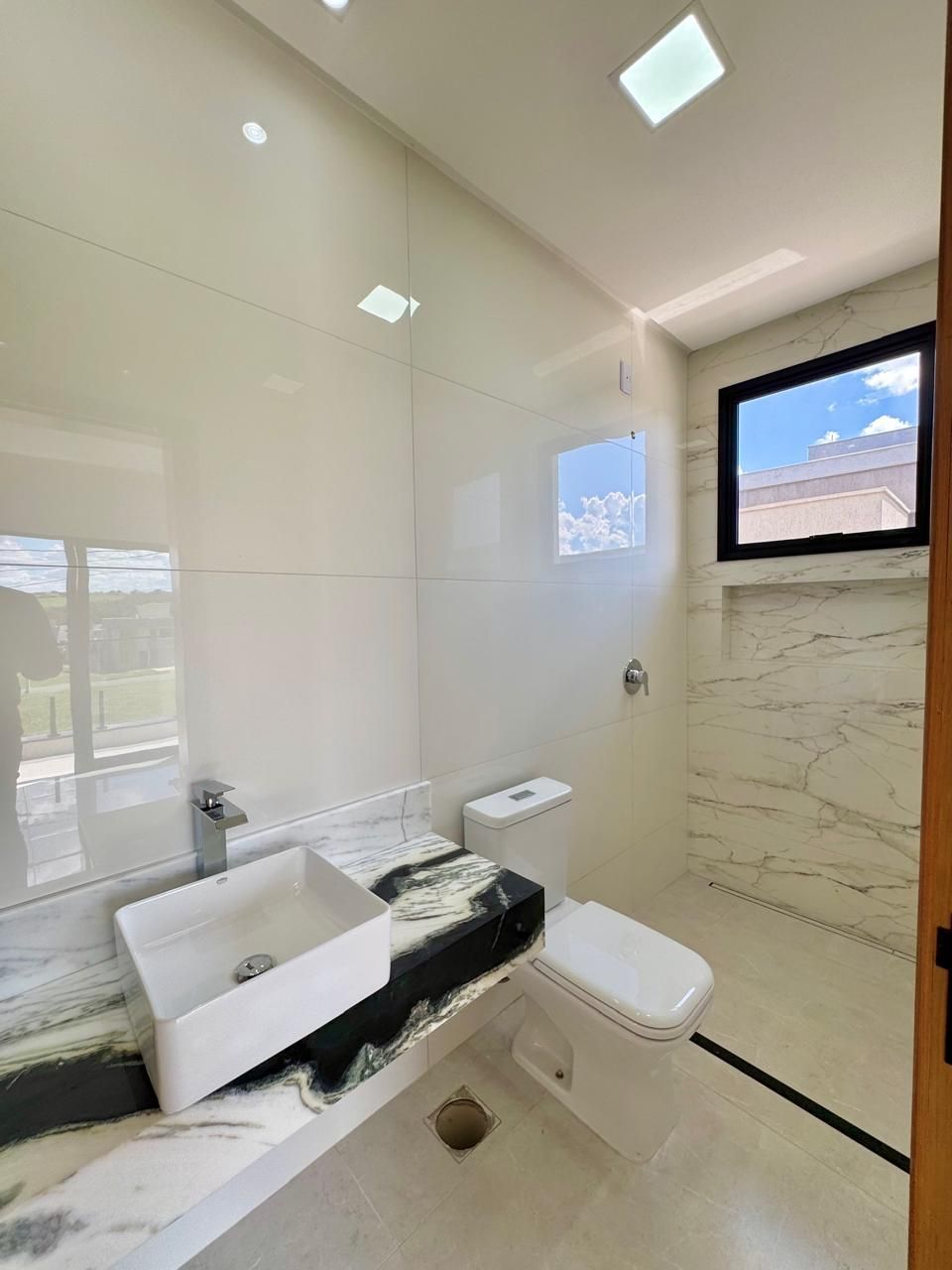 Casa de Condomínio à venda com 4 quartos, 240m² - Foto 13