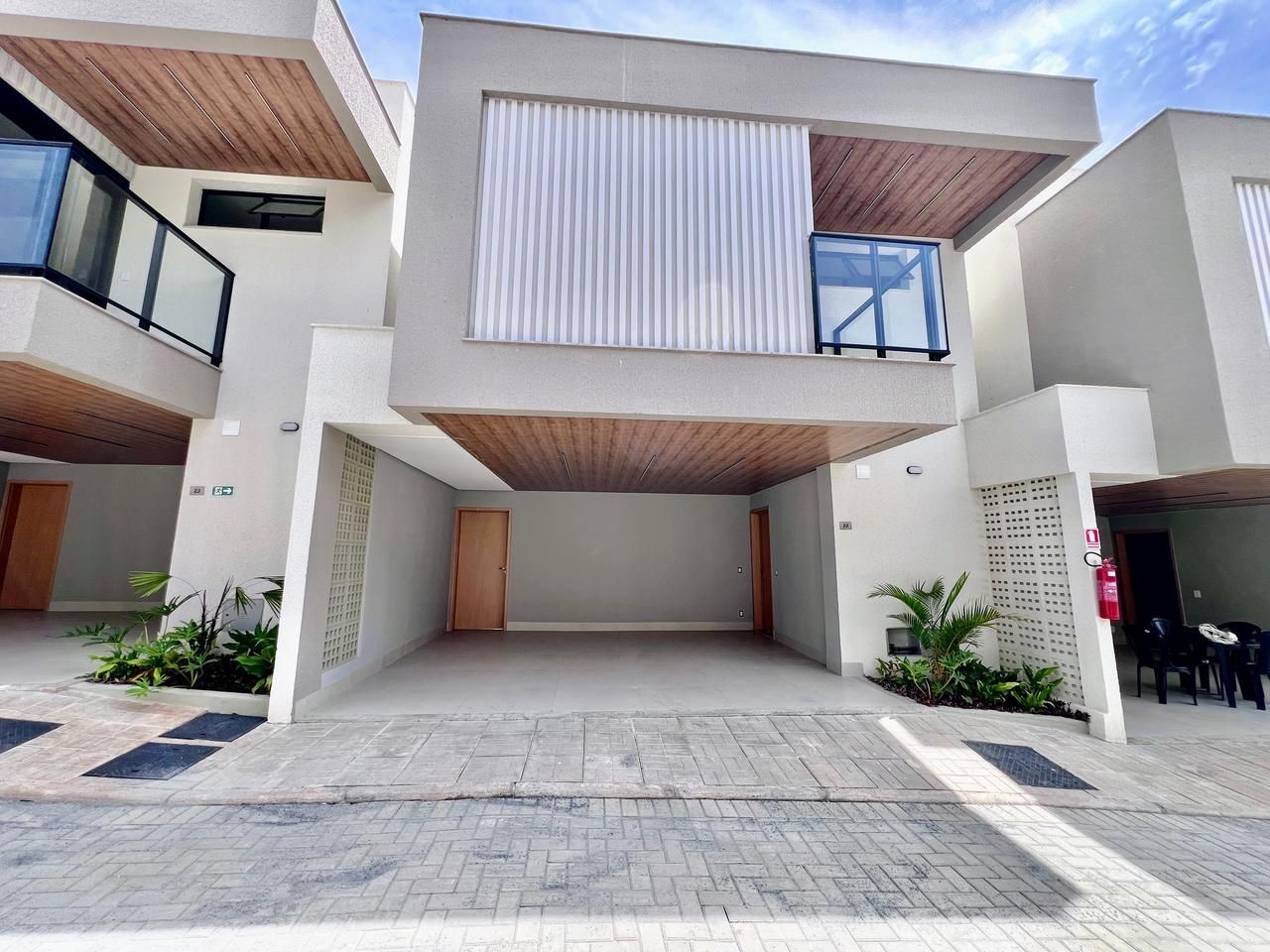 Sobrado à venda com 3 quartos, 173m² - Foto 1