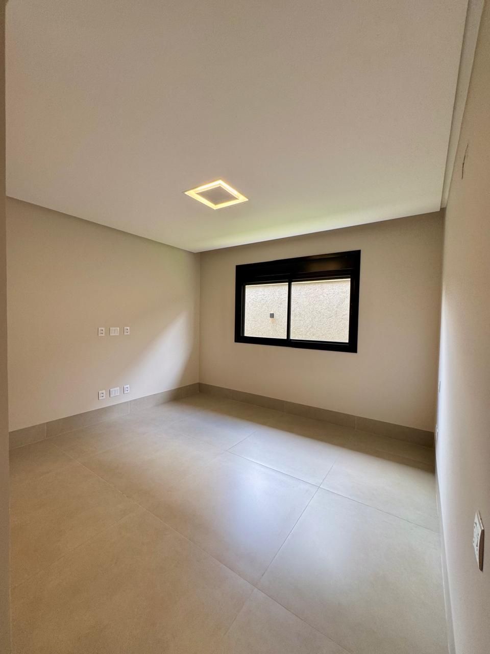Casa de Condomínio à venda com 4 quartos, 253m² - Foto 14
