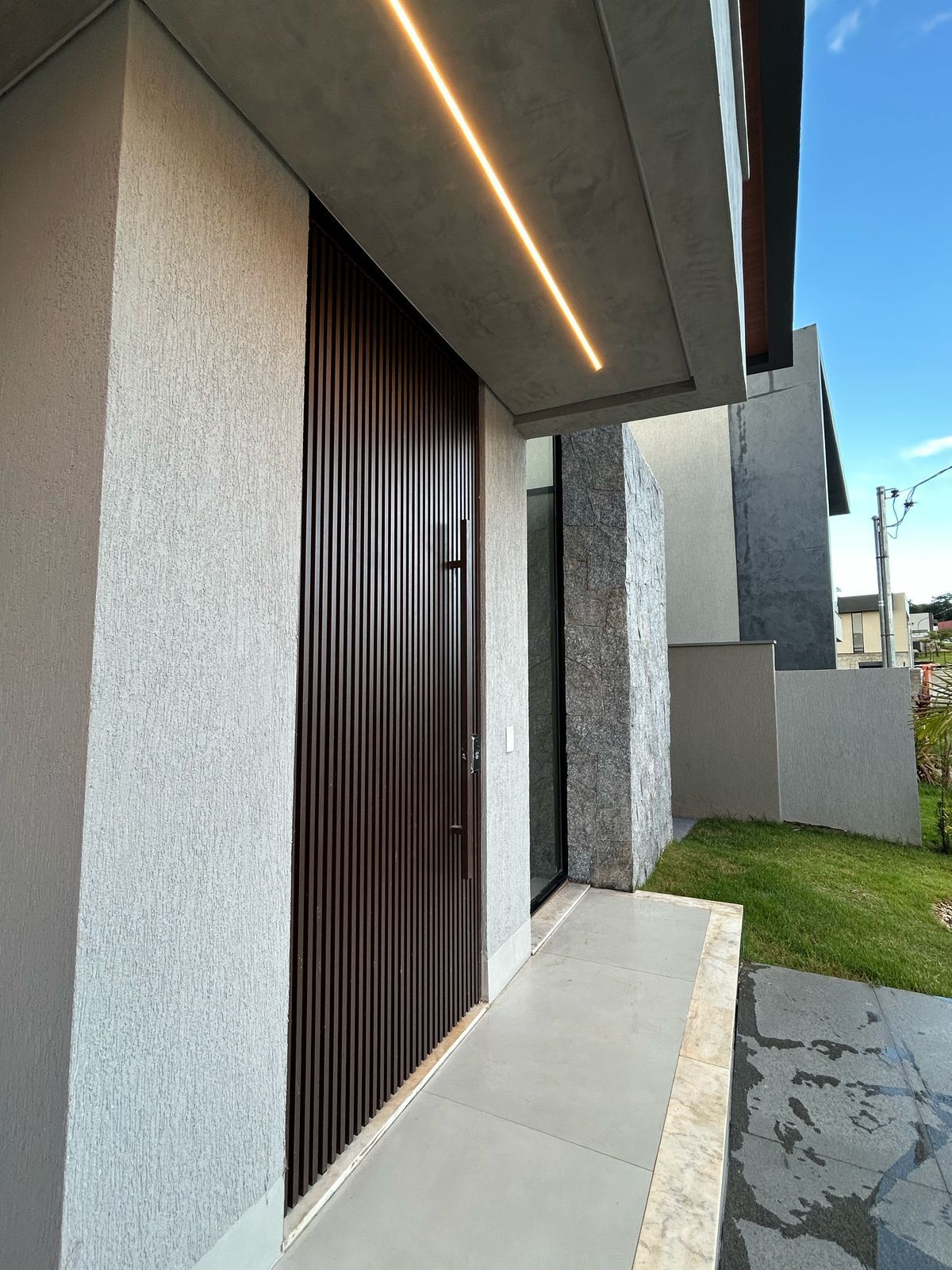 Casa de Condomínio à venda com 4 quartos, 296m² - Foto 2