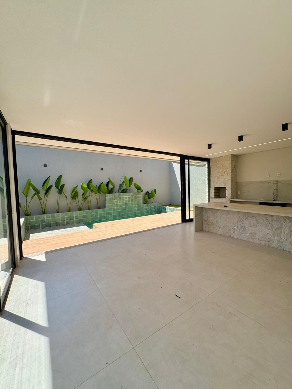 Casa de Condomínio à venda com 4 quartos, 225m² - Foto 9