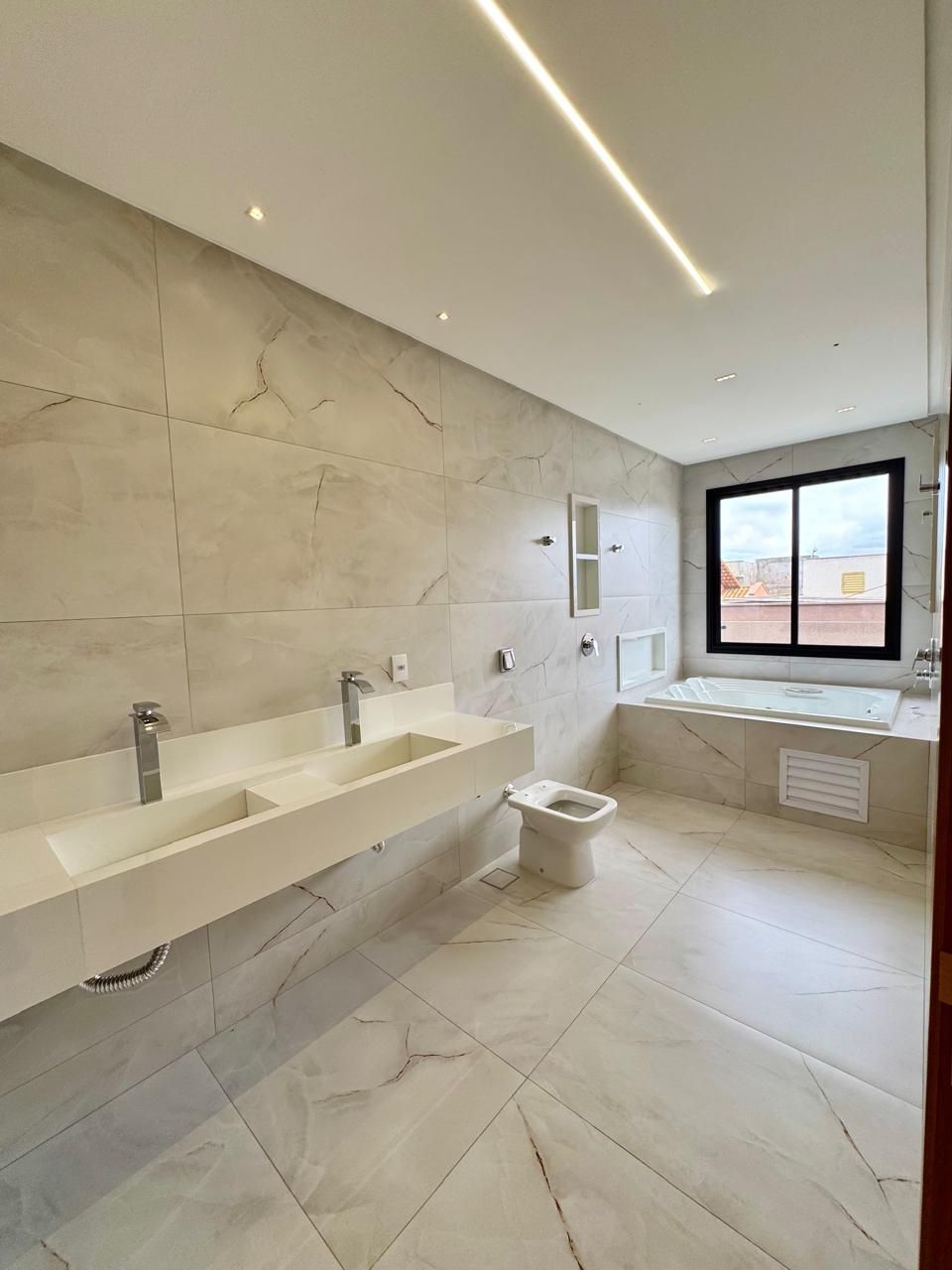 Casa de Condomínio à venda com 5 quartos, 300m² - Foto 22
