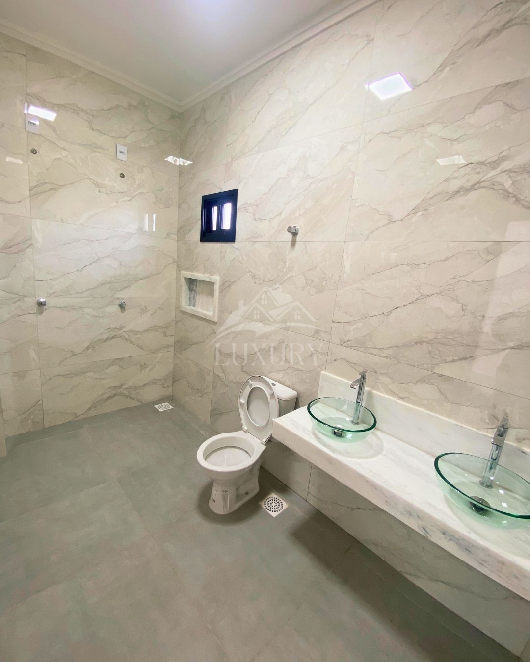 Casa à venda com 4 quartos, 205m² - Foto 12