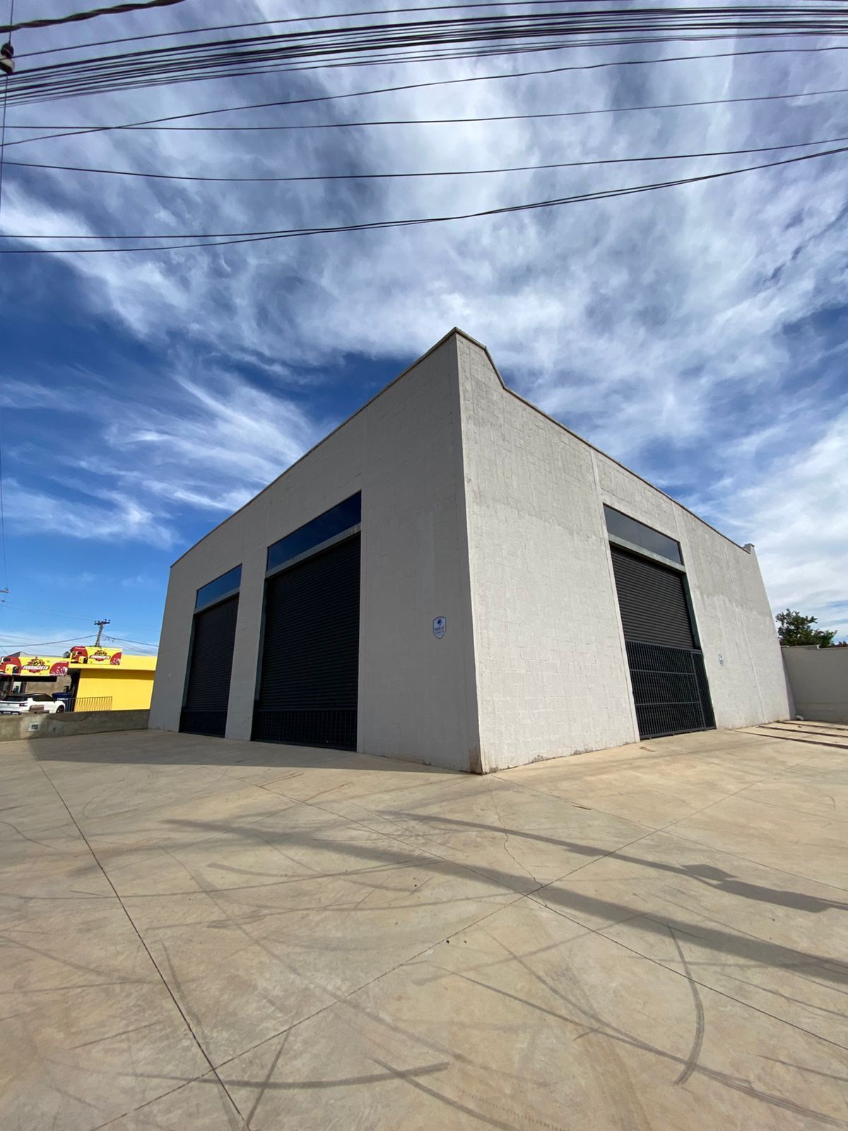 Depósito-Galpão-Armazém para alugar com 3 quartos, 400m² - Foto 1