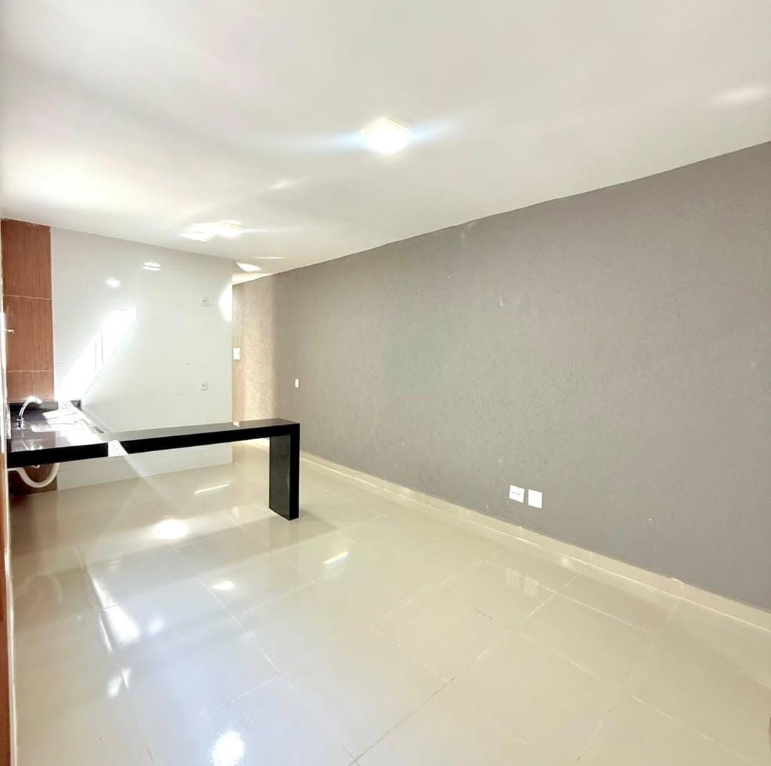 Casa à venda com 3 quartos, 111m² - Foto 4