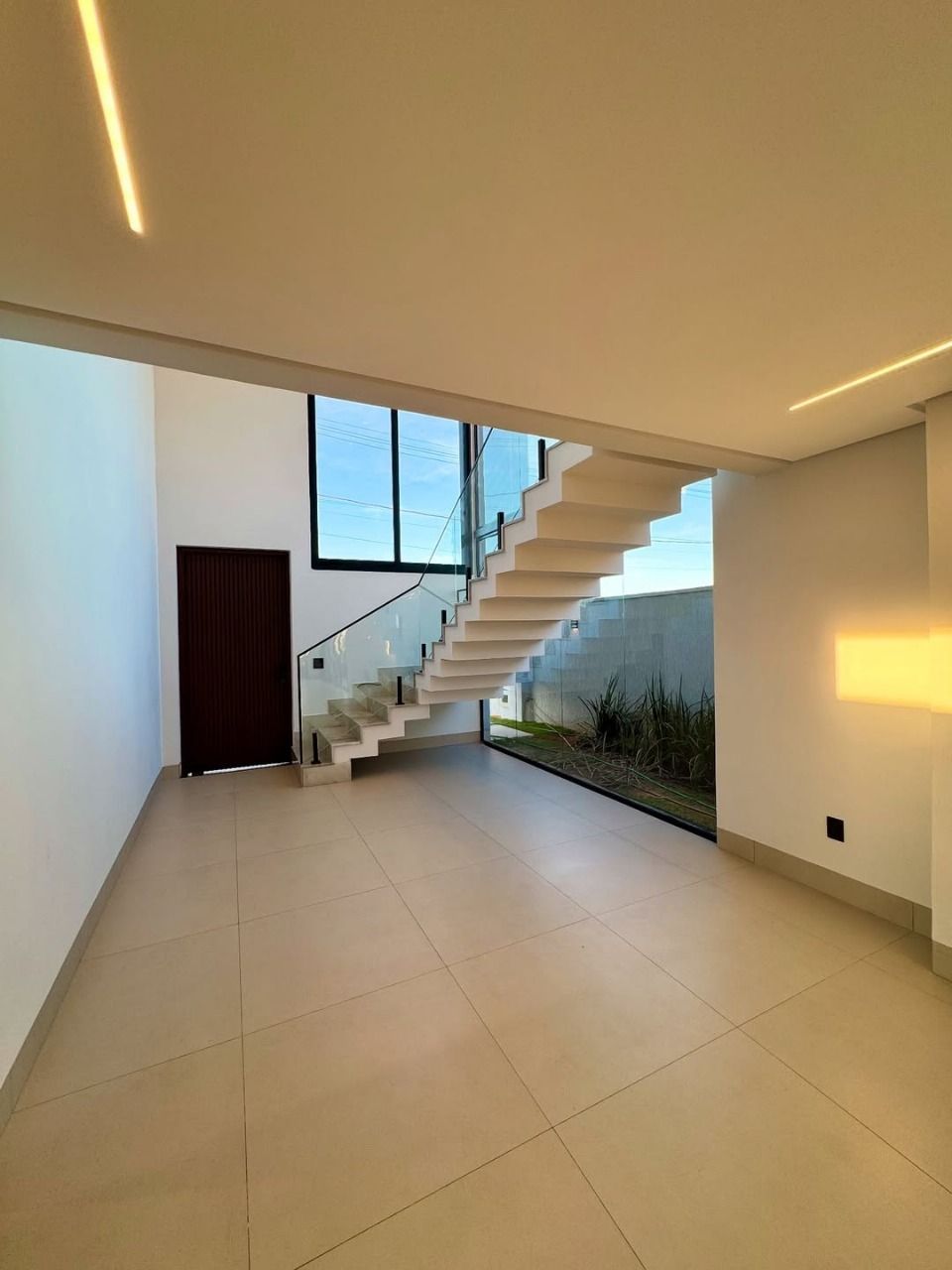Casa de Condomínio à venda com 3 quartos, 231m² - Foto 4