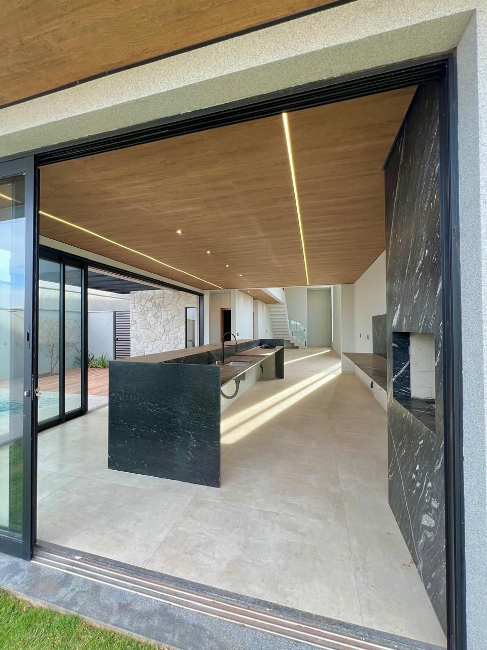 Casa de Condomínio à venda com 4 quartos, 361m² - Foto 7