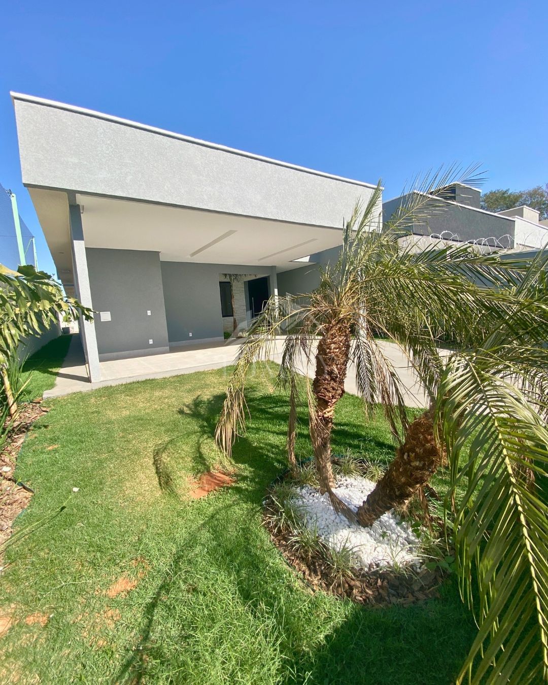 Casa à venda com 4 quartos, 205m² - Foto 2