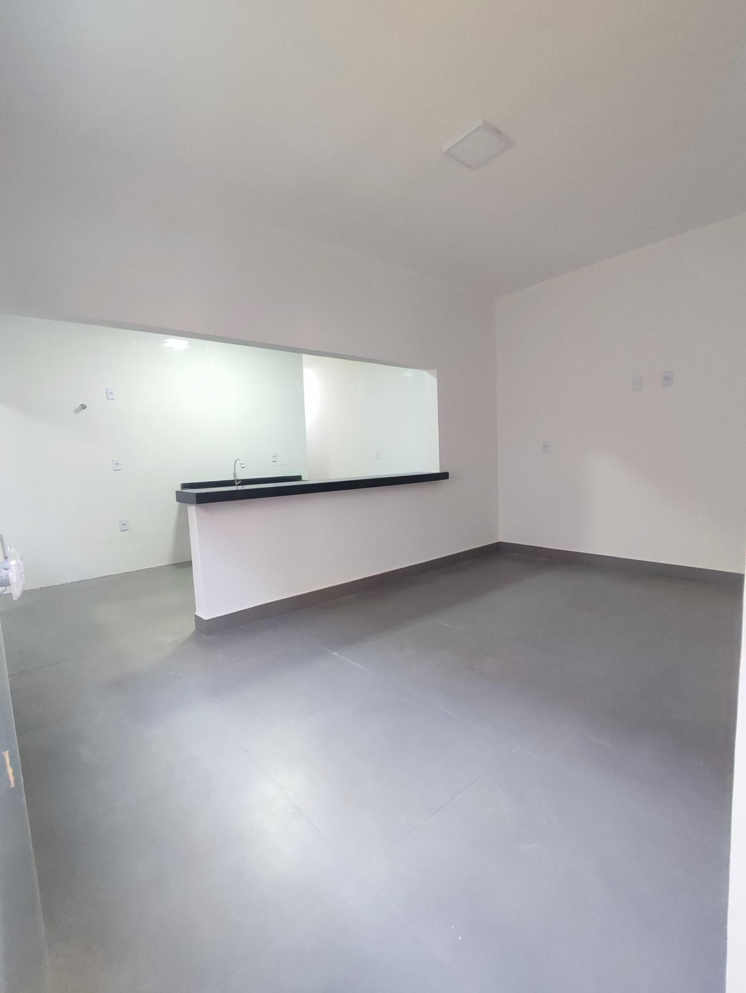 Casa à venda com 2 quartos, 130m² - Foto 1