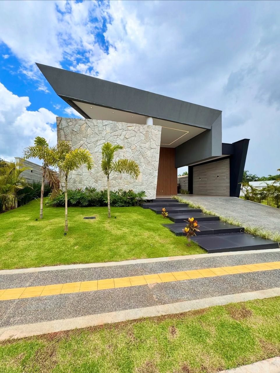 Casa de Condomínio à venda com 3 quartos, 278m² - Foto 2
