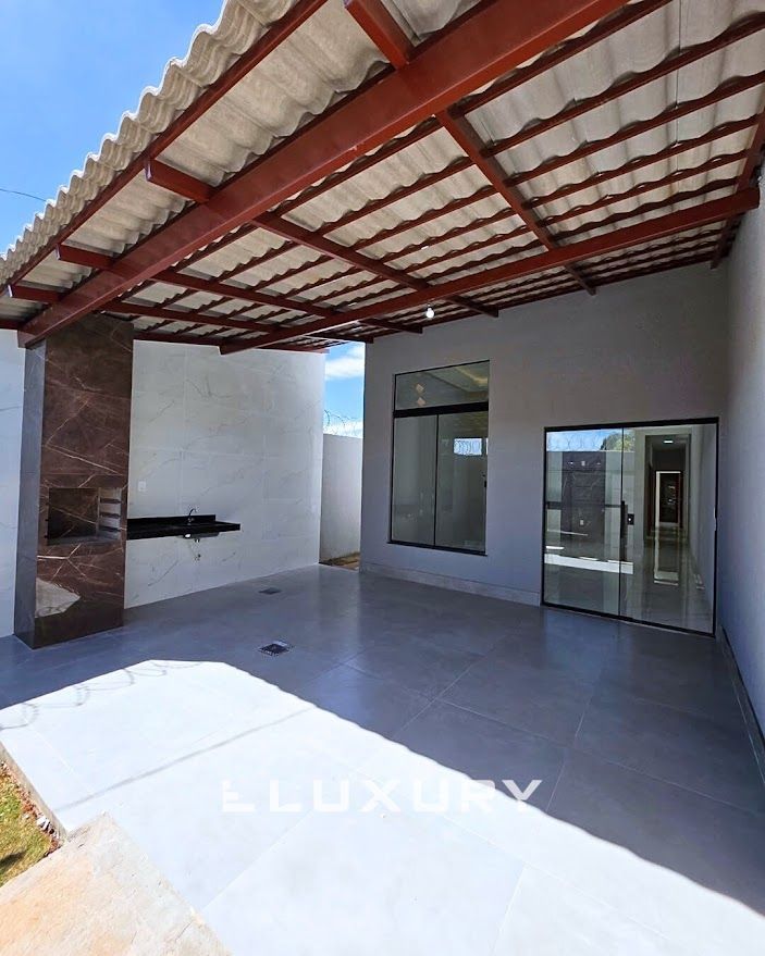 Casa à venda com 3 quartos, 105m² - Foto 2
