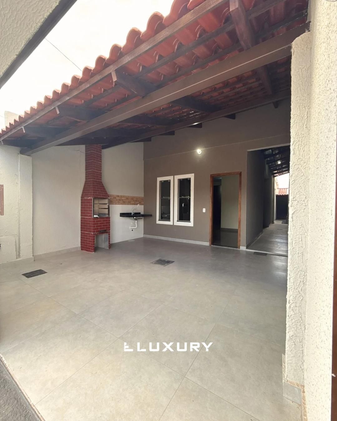 Casa à venda com 2 quartos, 90m² - Foto 1