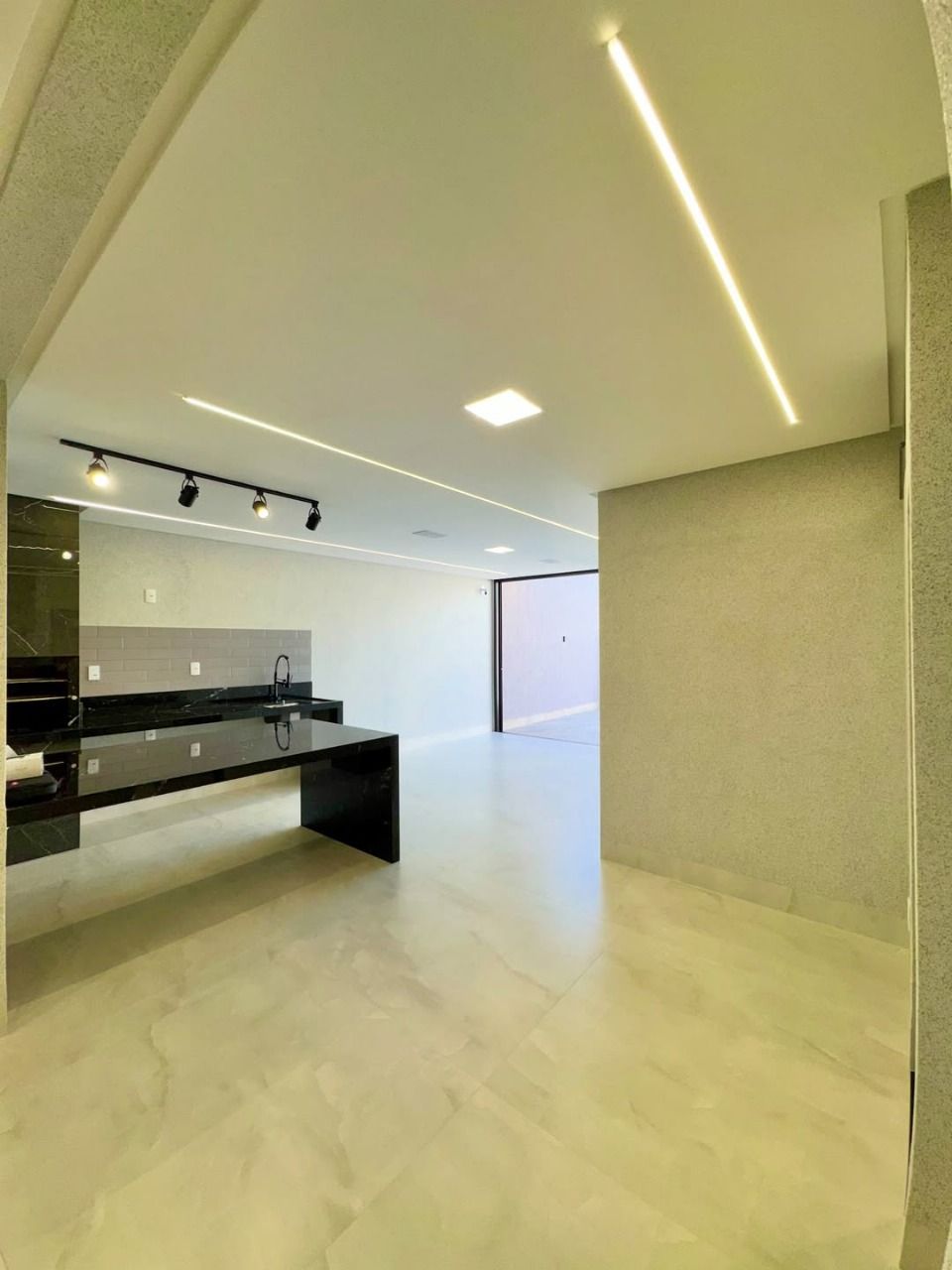 Casa à venda com 4 quartos, 224m² - Foto 8