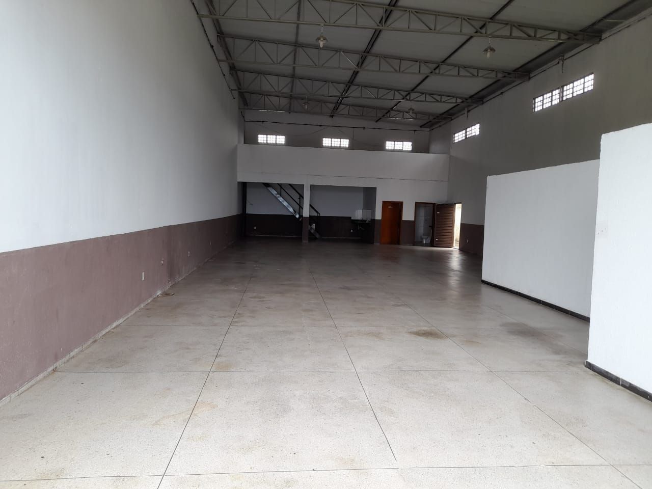 Depósito-Galpão-Armazém para alugar com 2 quartos, 320m² - Foto 1