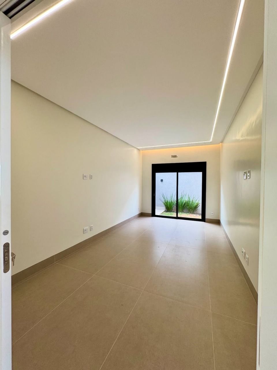 Casa de Condomínio à venda com 4 quartos, 325m² - Foto 9