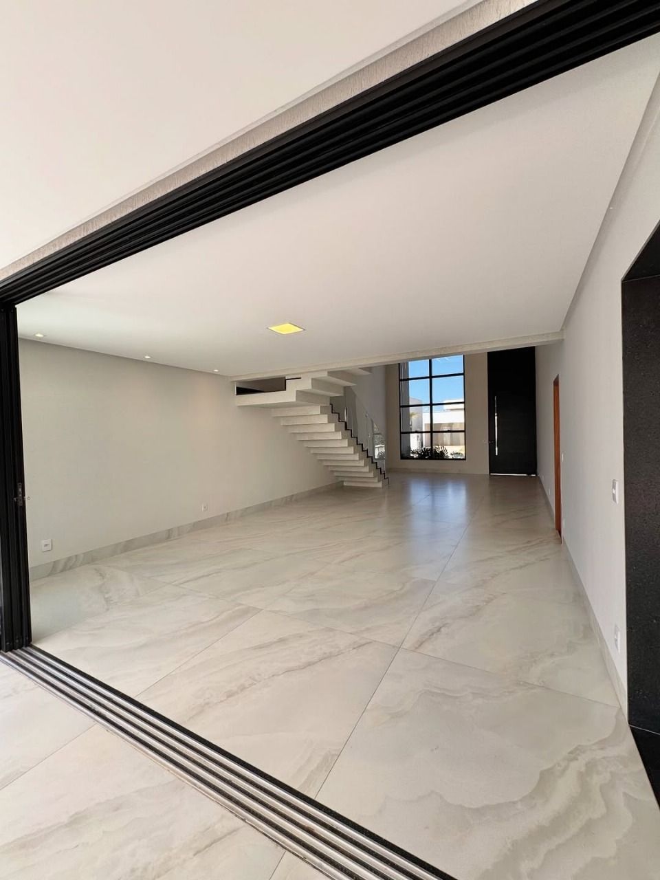 Casa de Condomínio à venda com 4 quartos, 270m² - Foto 6