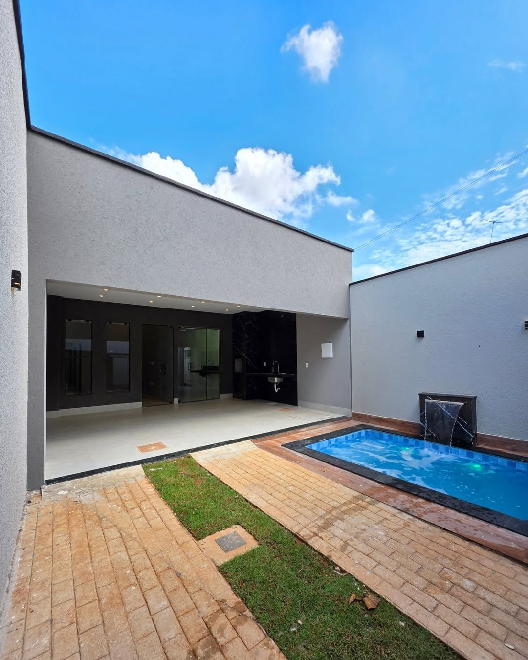 Casa à venda com 3 quartos, 140m² - Foto 1